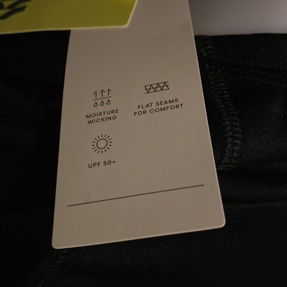 Boys hooded short sleeve lightweight tee shirt UPF 50+ - Picture 4 of 5